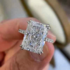 Anillo de compromiso de diamantes creado en laboratorio de corte radiante de 4,00 quilates relleno de oro blanco de 14 quilates - Imagen 1 de 6