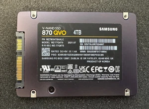 SSD interne Samsung 870 QVO Series 4 To SATA III 2,5" MZ-77Q4T0 - Photo 1/1