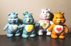 Lotto di 4 figurine vintage CARE BEARS - grammi Tenderheart Bedtime Wish Star 1983/84 - Foto 1 di 13