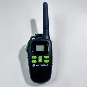 Radio bidireccional Motorola TalkAbout serie MD 200TPR exterior interior walkie talkie - Imagen 1 de 6