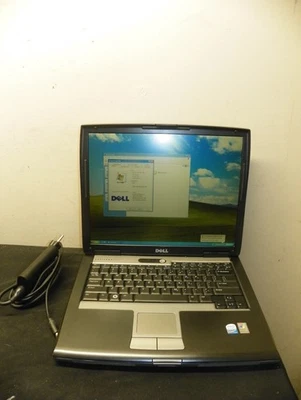 Vintage Dell Latitude D520 15 Polegadas XP Pro -C2D/1440x1050 Serial/PCMCIA/Firewire - Imagem 1 de 4