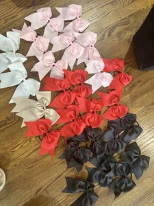Große Cheer Bows Cheerleading Haarschleifen Set süße Bandrohlinge 24 Stück - Bild 1 von 5