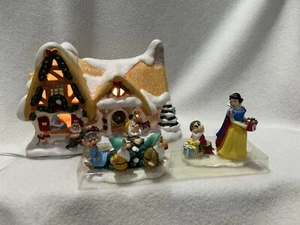 VINTAGE Disney Snow White Seven Dwarfs Christmas Village House Cottage Light - Picture 1 of 9