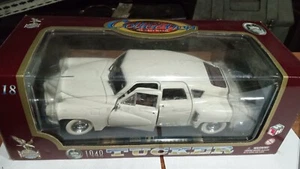 Road Legends 1948 Tucker  1:18 Die Cast Metal Model Car WHITE - Picture 1 of 1