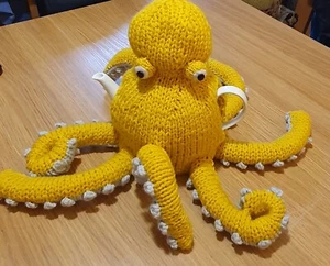 OCTOPUS TEA COSY; Senf & Grau Handgestrickt. Waschbar. Made to Order - Bild 1 von 6