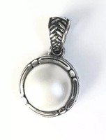 Details about Small Triangular PAUA ABALONE SHELL 925 Sterling Silver Pendant Jewellery Details about Small Triangular PAUA ABALONE SHELL 925 Sterling Silver Pendant Jewellery