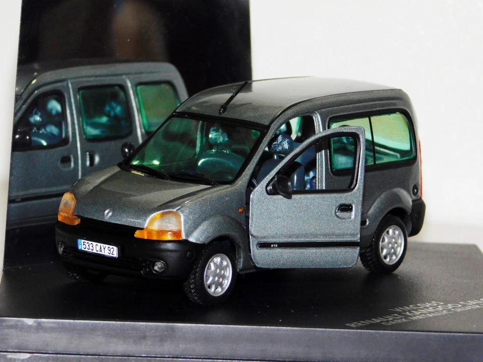 RENAULT KANGOO BERLINA ARGENTO SCURO PORTE APRIBILI VITESSE VMC065 1:43 - Immagine 1 di 1