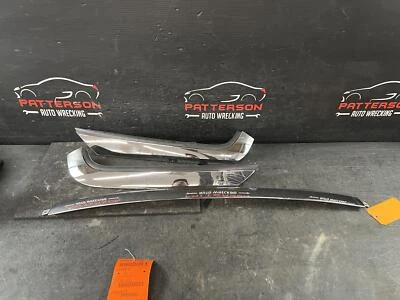 02-03 FORD THUNDERBIRD WINDSHIELD & PILLAR EXTERIOR CHROME TRIM BEZEL - Image 1 of 4