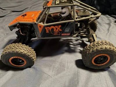Axial RC Crawler UTB18 Capra 1/18 4WD Grey, AXI01002V2T2 - Image 1 of 4