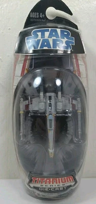 Star Wars Titanium Series Biggs Darklighter's Red Three X-Wing Starfighter RARO Foto 1 de 4