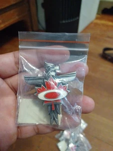 Oakley 2010 Olympische Spiele Kanada Totem Hut Pin Brandneu Neu - Bild 1 von 4