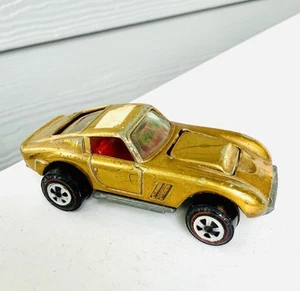 Johnny Lightning Topper 1969 Custom Ferrari Gold w/ Red Interior 1/64 Diecast - Picture 1 of 9