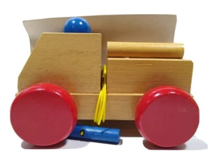 Coche de juguete de madera raro vintage nuevo en caja camión de madera ruedas rojas - Imagen 1 de 10