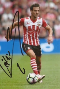 SOUTHAMPTON, ARSENAL & PORTUGAL* CEDRIC SOARES SIGNED 6x4 ACTION PHOTO+COA - Bild 1 von 1