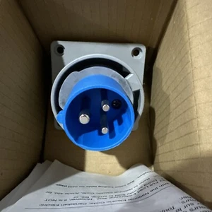 ⚡️Cooper Arrow Hart CW316B6W Watertight Inlet Pin & Sleeve 16A 3W 2P 230V⚡️ - Picture 1 of 4