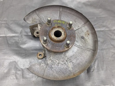 Mazda Miata 2004-2005 husillo trasero nudillo lado del conductor sin ABS N067-26-150 Foto 1 de 4