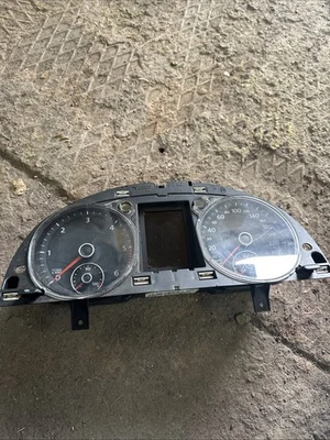 Instrumententafel Tacho 3C0920871T VW PASSAT VARIANT (3C5) 2.0 TDI - Bild 1 von 2