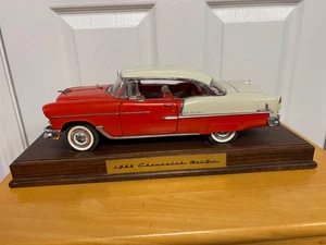 The Danbury Mint (1993) - 1955 Chevrolet Bel Air 1/16 Diecast with Wood Mount - Picture 1 of 22