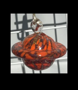 Orange UFO Schiff Ornament - Bild 1 von 1