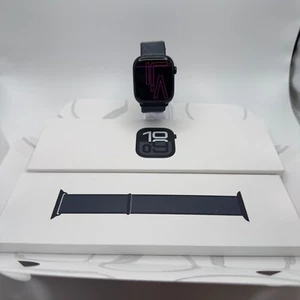 Apple Watch Series 10 46 mm GPS + cellule boîtier noir de jais avec boucle sport encre MWY53LW/A - Photo 1 sur 21