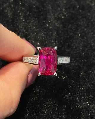 Alianza de diamantes rubí rojo natural de 5,35 quilates de platino 950 talla cojín talla 7 8 Foto 1 de 4