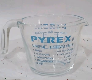 Pyrex 2 Cups Measuring Cup Clear Glass Rare - Picture 1 of 4