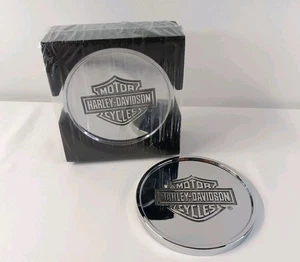 Posavasos redondos de 4" con logotipo de metal grabado color plata Harley Davidson (juego de 4) - Imagen 1 de 10