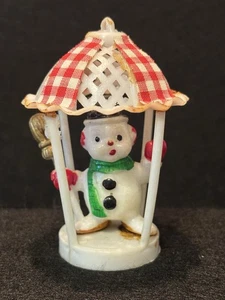 Vintage Schneemann im Pavillon Gingham Kunststoff Weihnachtsschmuck Hongkong **WIE BESEHEN** - Bild 1 von 10