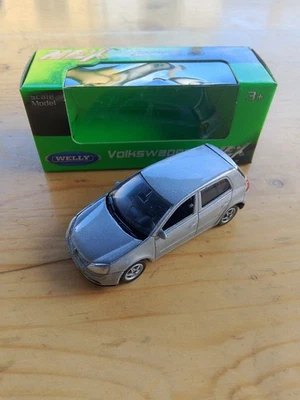 Modellino Welly Volkswagen Golf 7 Scala 1:60 Circa Nuova - Immagine 1 di 4
