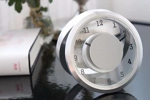 Elegante orologio da tavolo scrivania moderno alluminio vetro cornice pieghevole regalo - Foto 1 di 6