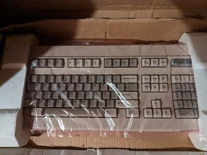 Vintage Commodore Pc10/20 Keyboard KKQ-E99YC 312716-2 New Authentic - Picture 1 of 4