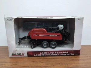 1/32 Ertl Farm Toy Case IH LB433 Large Square Baler - Picture 1 of 4