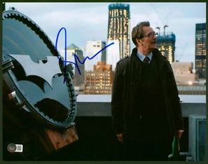 GARY OLDMAN Signed BATMAN BEGINS Commissioner Gordon Bat Signal 11x14 Photo BAS - Picture 1 of 2