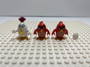 LEGO Angry Birds: Red +Matilda +Annoyed Red minifigs from Island Egg Heist 75823 - Picture 1 of 4