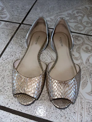 Sandalias Coach plateadas de piel de serpiente crema punta abierta zapatos para mujer talla 8” Foto 1 de 4