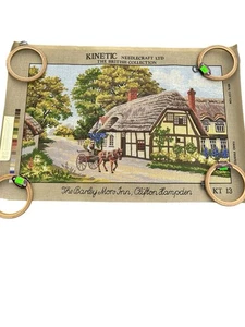 Lienzo vintage "The Barley Mon Inn" Clifton Hampden Reino Unido punta de aguja 29x18 - Imagen 1 de 2