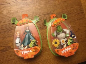 Fiona & Shrek 2 Actionfiguren mit Slammin' Arm und Sumpfgas Hasbro 2004 - Neu - Bild 1 von 14