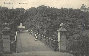 Kobenhavn Orstedsparken Denmark Postcard - Picture 1 of 2
