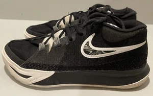 Nike Kyrie Flytrap 6 Men's Sz 9 Black White Basketball Athletic Shoes DM1125-001 - Picture 1 of 9