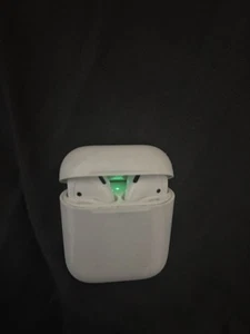 Apple AirPods 2 - Photo 1 sur 6