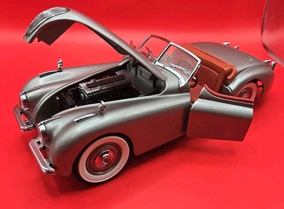 Jaguar XK120 Roadster 1949 convertible plateado 1/24 diecast car Danbury como nuevo  Foto 1 de 4