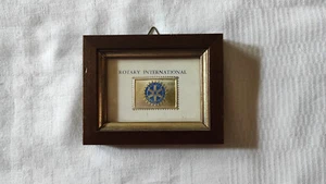 FRANCOBOLLO ROTARY INTERNATIONAL CLUB D'ARGENTO ALBANESE E GRIFFINI - Imagen 1 de 4