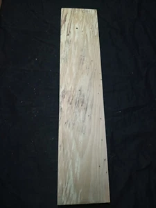 "PK-1720_ Wurmig gespaltenes Ahornbrett 23""x 4 7/8""x 7/8" - Bild 1 von 3
