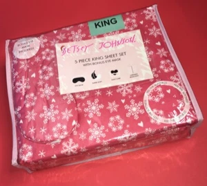 BETSEY JOHNSON 5 PC RED CHRISTMAS KING SHEET SET W/H SLEEP MASK Snowflakes NWT - Picture 1 of 4