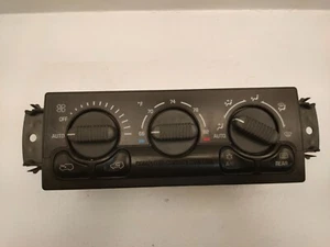 1999-2002 Silverado Sierra Tahoe Yukon Suburban Manual Climate Control A/C OEM - Picture 1 of 3