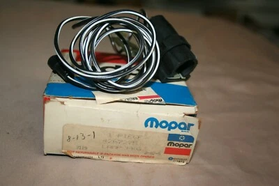 Nuevo de Lote Antiguo Mopar 1981-89 Plymouth Dodge Magnum Chrysler Cordoba paquete de lámparas de maletero Foto 1 de 2