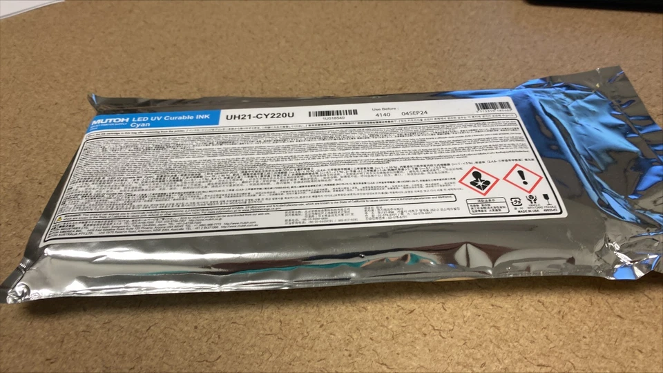 MUTOH CYAN Ink UH21-CY800U DATED SEPT 2024 (Expired) - Image 1 of 1