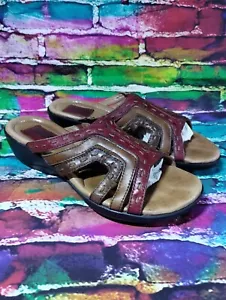 Clarks Artisan Sandals Womens 7M Low Wedge Red Brown Tan Leather Open Toe Casual - Picture 1 of 10