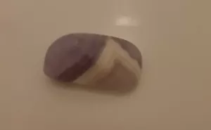 Piedra de Amatista Chevron Bandas Hermosos Colores Brumosos 3cm x 2cm - Imagen 1 de 2