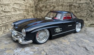 1/18 Mercedes 300SL Gullwing. 1954. Modified. Bburago.